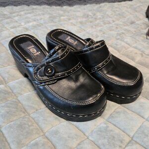 Vintage Lei Black leather clogs
